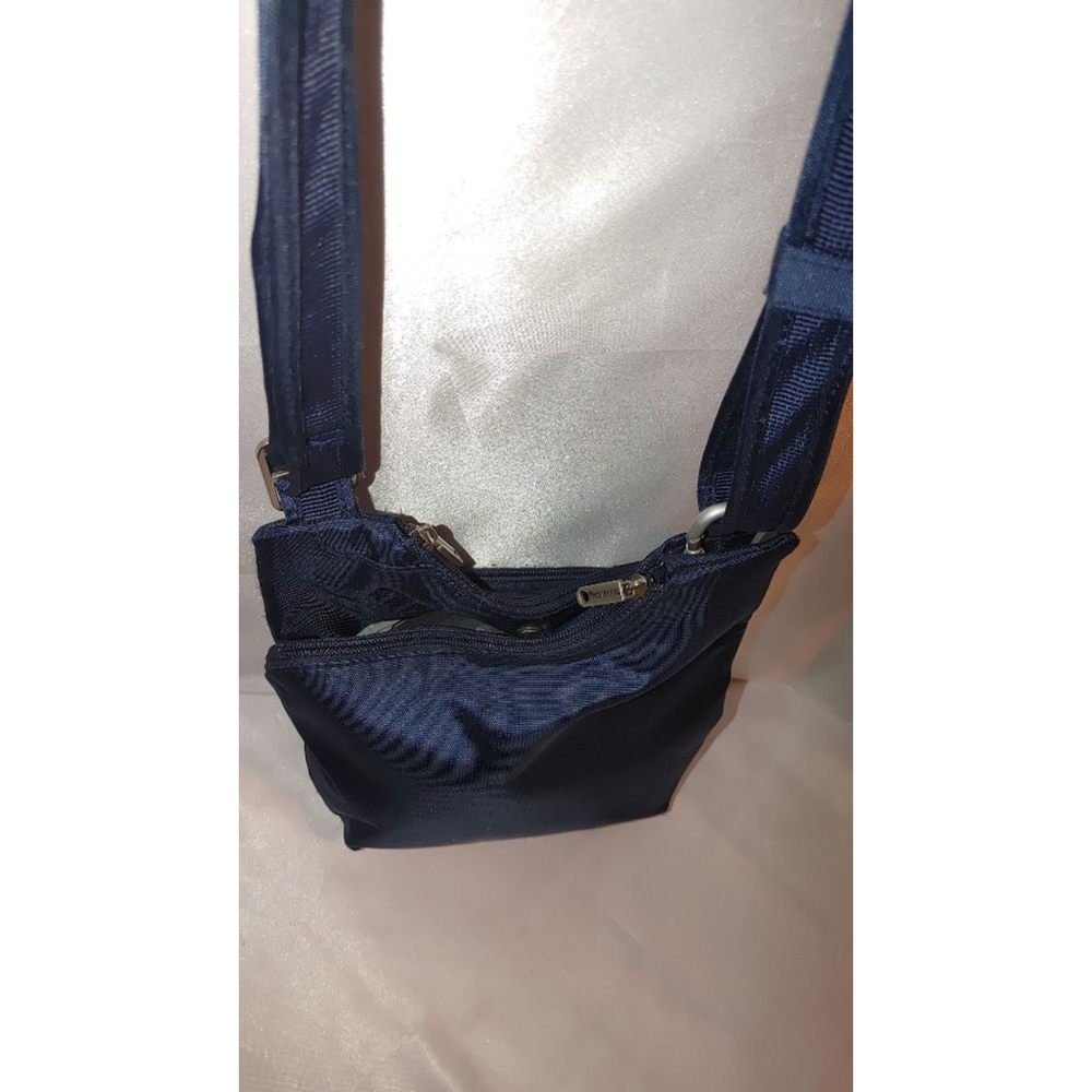 Travelon RFID Crossbody - Picture 2 of 7